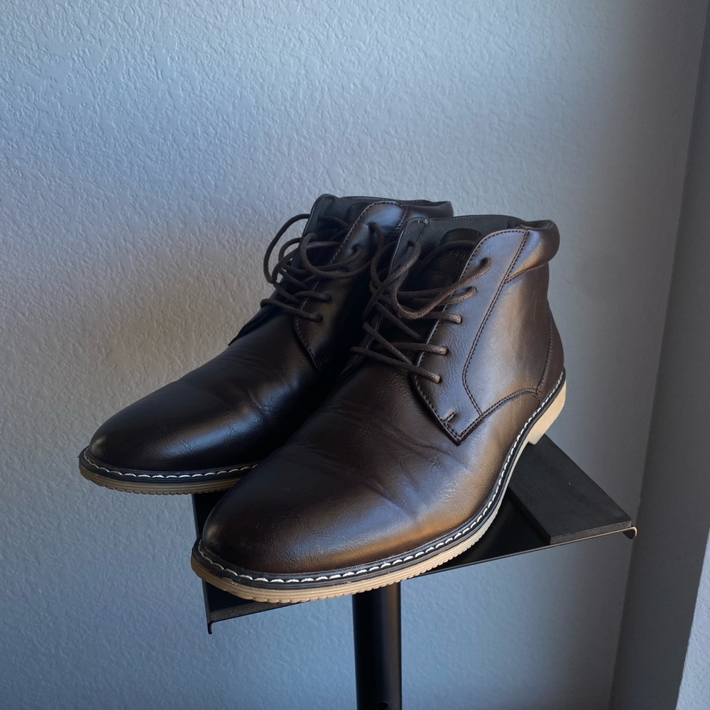 London Fog Dark Brown Leather Boots Mens 10.5 - Excellent Condition
